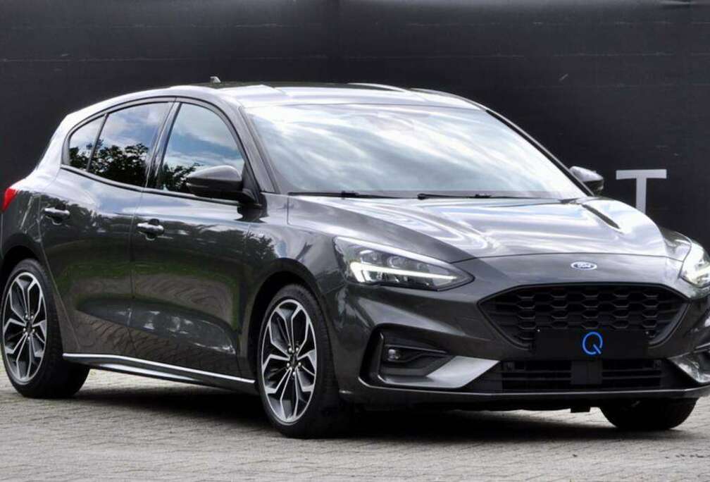 Ford 1.0 ST LINE CRUISECONTROL CAMERA ZETEL EN STUUVERWARMING