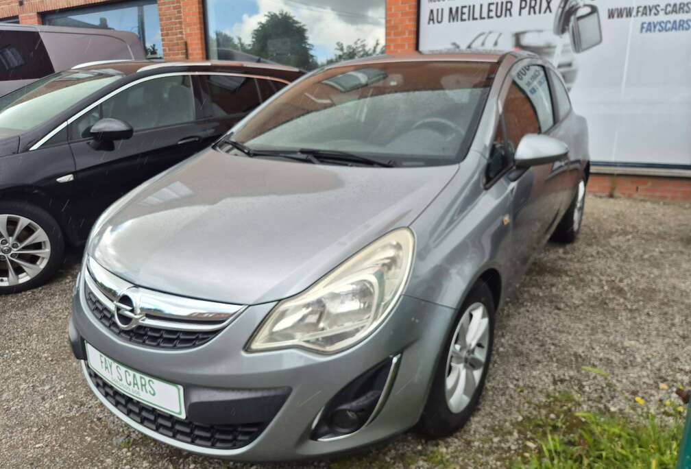 Opel Corsa 1.2i Black Edition