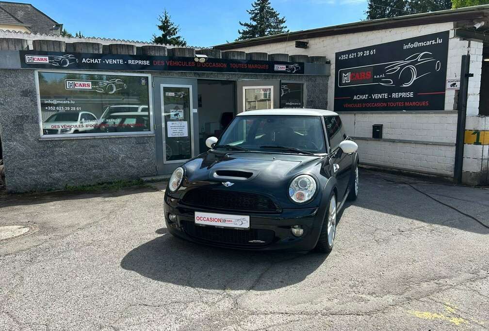 MINI 211 CV