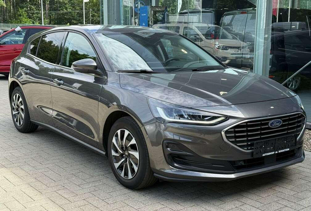 Ford EcoBoost mHEV Titanium 125 pk M6