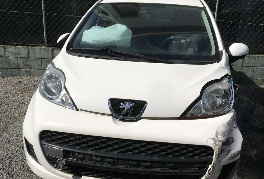 Peugeot 107 1.0i 12v Trendy 2Tronic