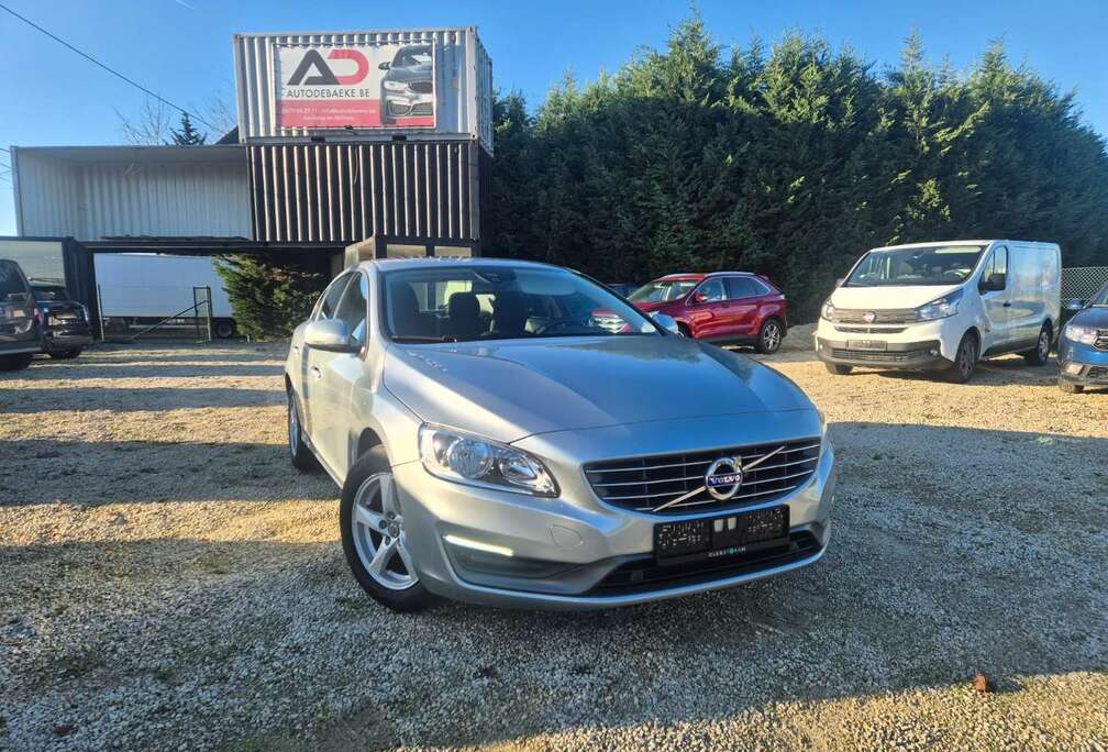 Volvo Benzine - als nieuw - Navi - cruise - pdc