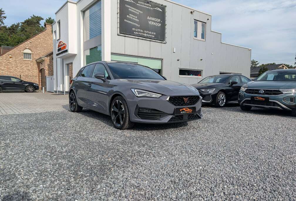 2.0 TSI DSG | NAVI/CARPLAY | CAMERA | ACC | AMBIENT | FRONT+LANE+SIDE ASSIST
