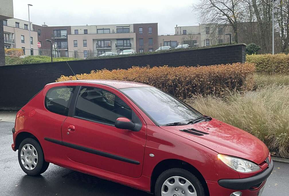 Peugeot 1.4i XT AUTOMATIQUE
