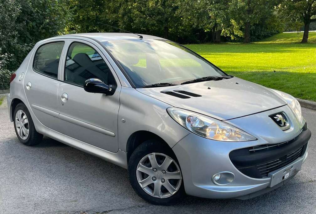 Peugeot 206+ 1.4i TRENDY / 82.000 KM  / AIRCO / CARNET