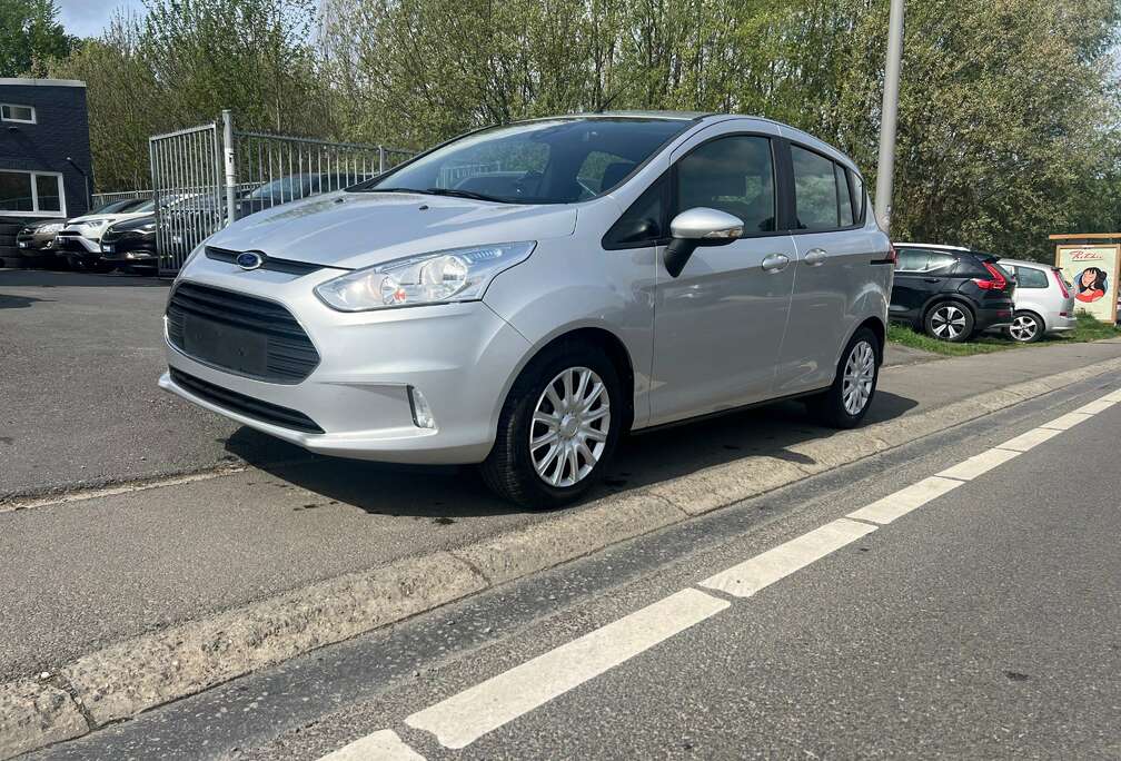 Ford 1.6i Ti-VCT Titanium PowerShift 1er PROPRIO AUTOMATIQUE NEUVE CRÉDIT 110% 12 MOIS DE GARANTIE