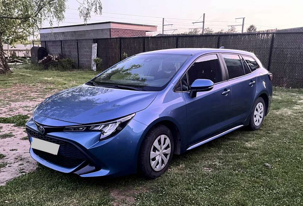 Toyota 1.8 Hybrid Touring Sports