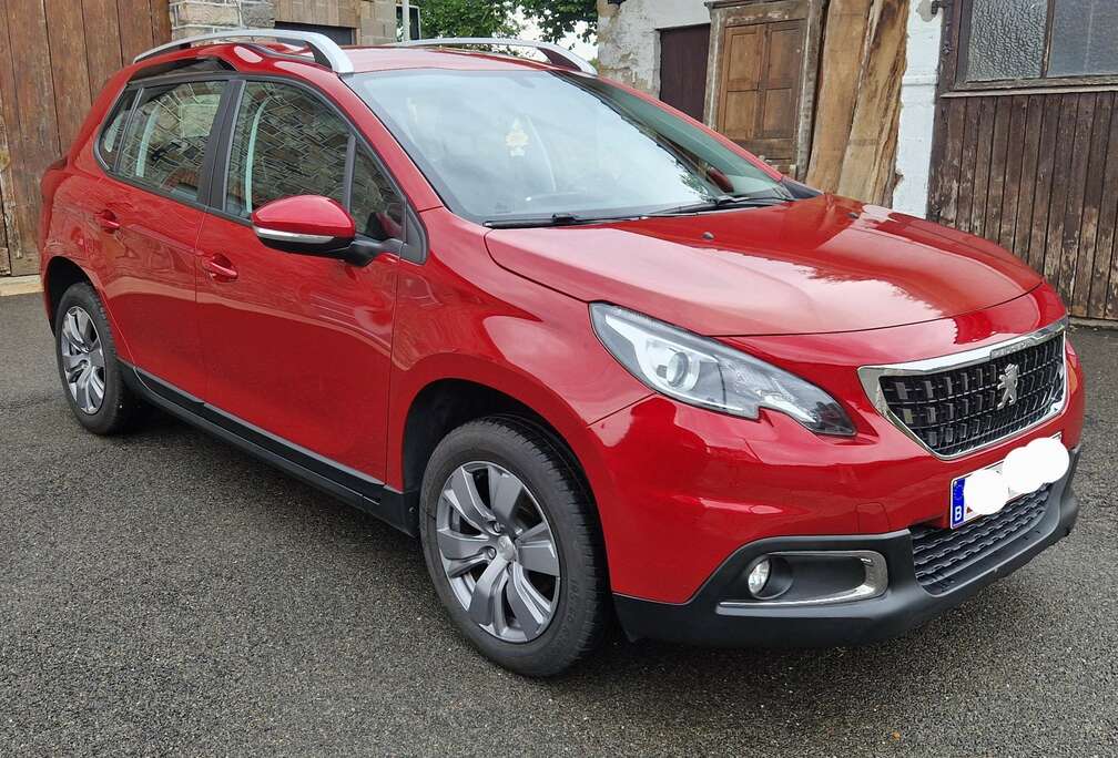 Peugeot 2008 1.2i PureTech Style