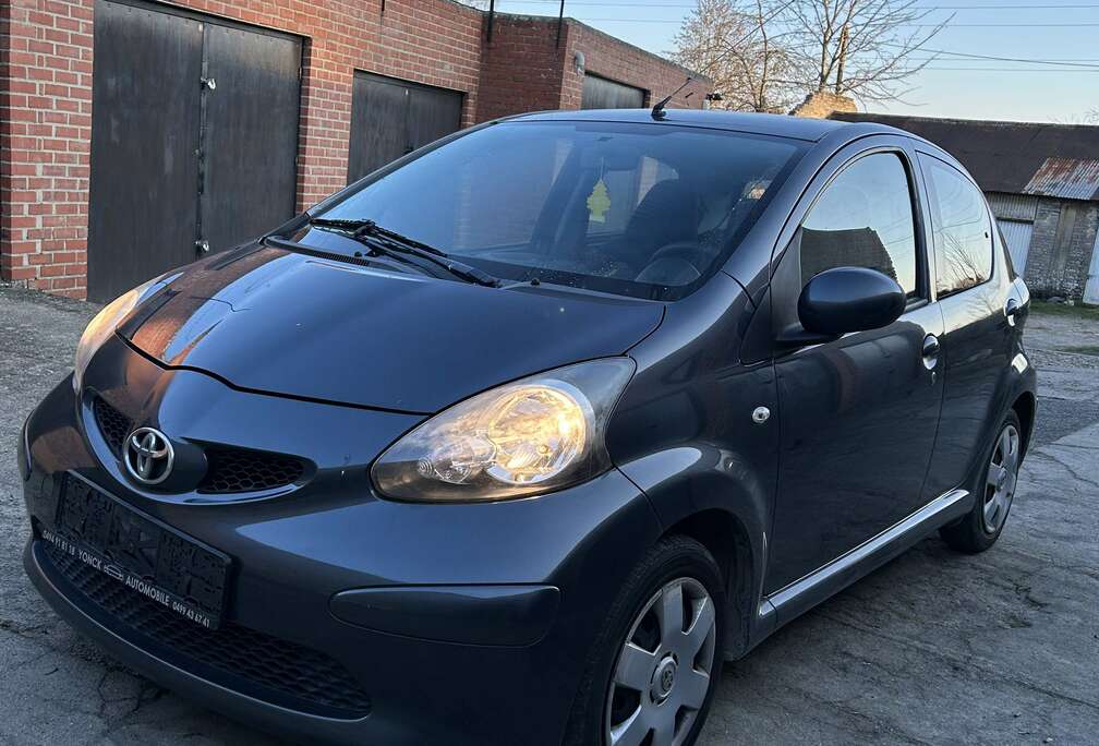 Toyota 1.0i VVT Bonne État