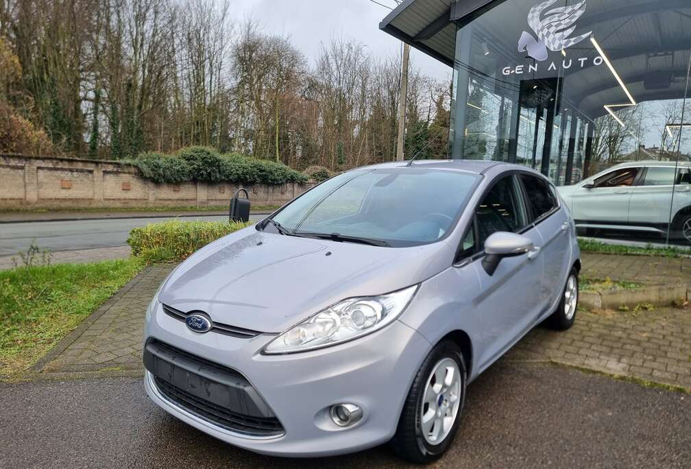 Ford 1.6 TDCi Titanium*Radar de recul*12 MOIS GARANTIE*