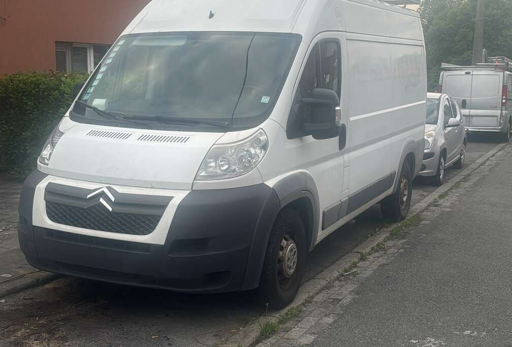 Citroen 2.2 Hdi 2013 119000km Demarre Mais Fume