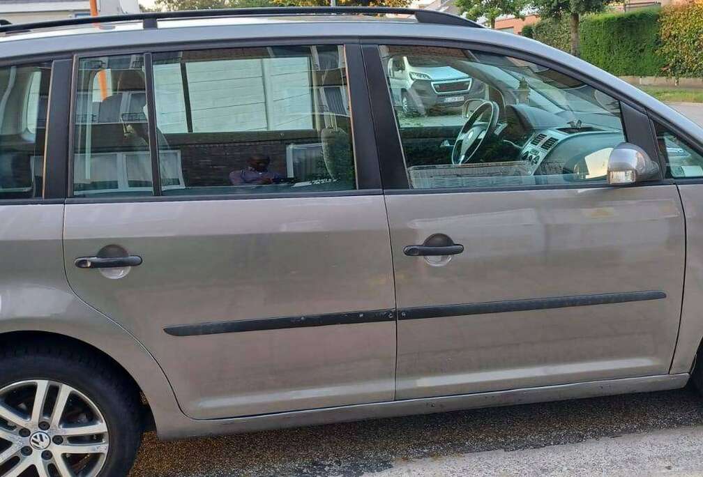 Volkswagen Touran 1.6i B2B-line