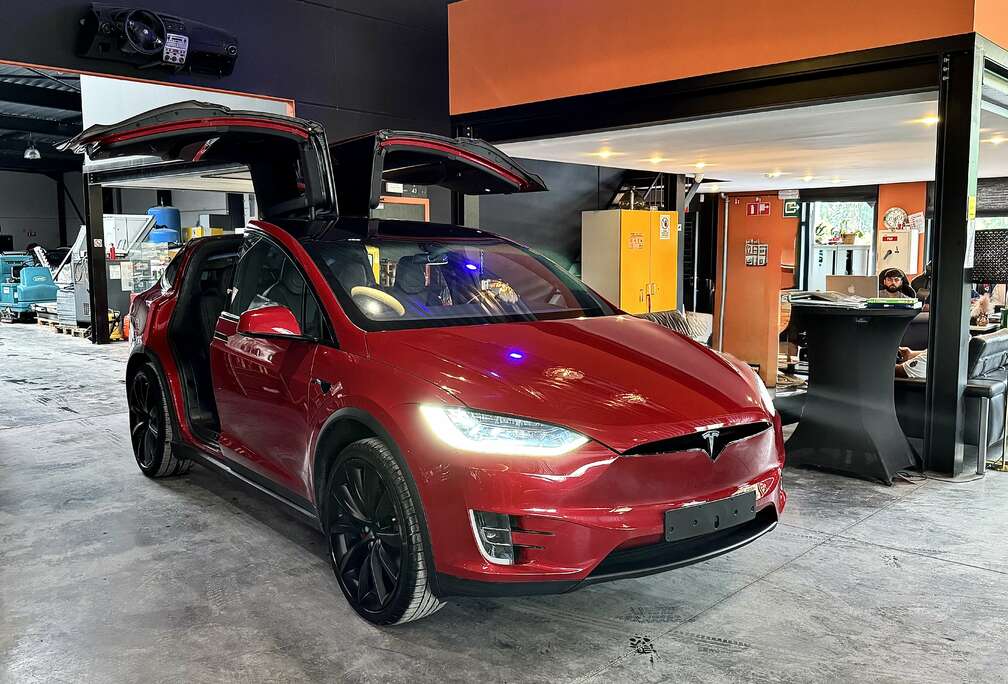 Tesla full option  kWh Dual Motor/12 mois des garantie