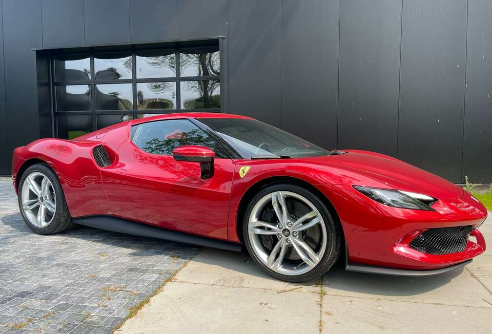 Ferrari GTB 2024 Rosso Imola  288.842€ Ex btw