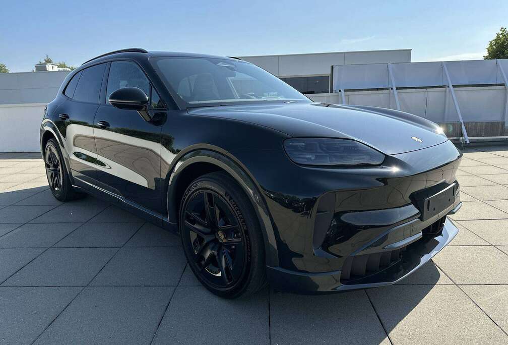 Porsche ELECTRIC Trekhaak Pano Dak 22\