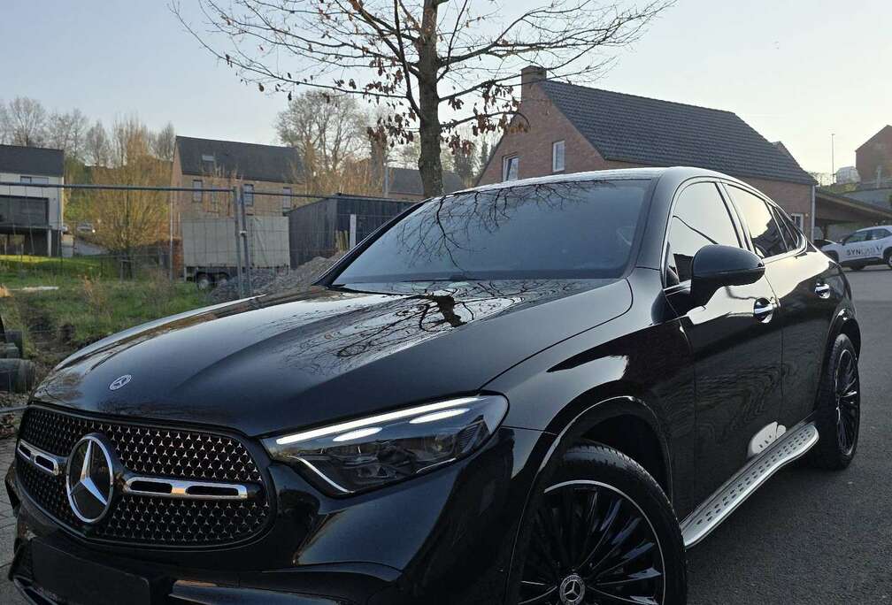 Mercedes-Benz Coupé d 4-Matic AMG*1 PROP*PANO*BURMESTER*J20*LED*