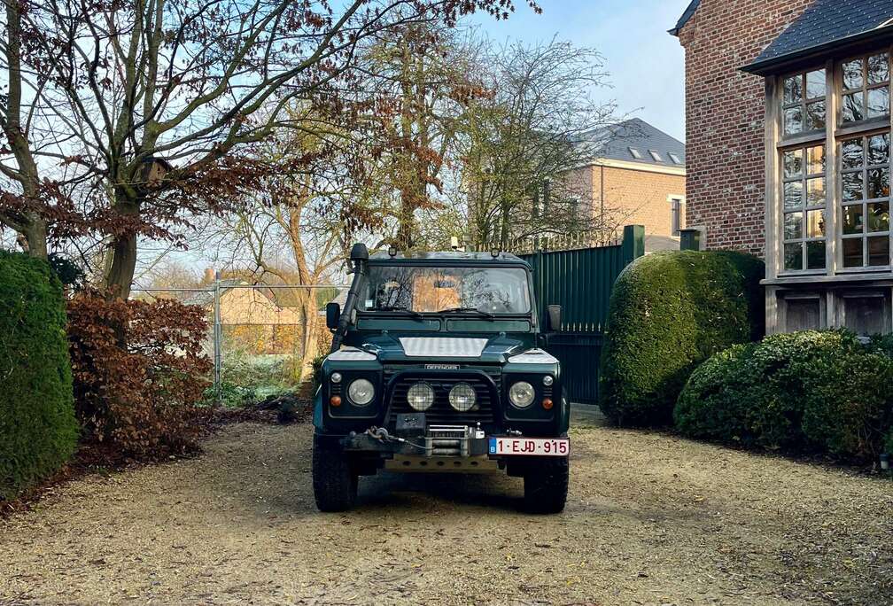 Land Rover Defender 110 Td5 / Epsom Green / Lichte vracht
