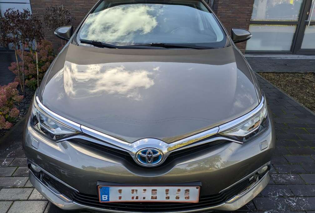 Toyota Auris+SW+1.8i+HSD+Lounge+E-CVT