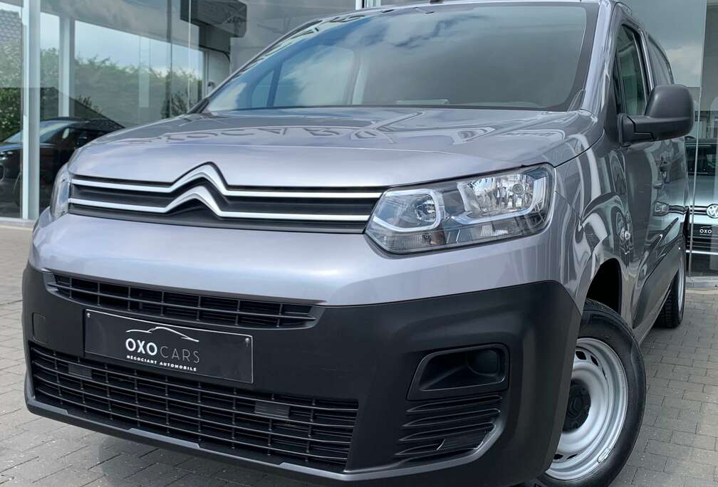 Citroen 1.5 HDi / 3 PLACES / AIRCO / GPS / CARPLAY / CRUISE / ATTACHE REMORQUE / RADAR DE RECUL / 12.800€ HORS TVA /