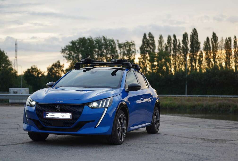 Peugeot 50 kWh GT FULL-OPTION