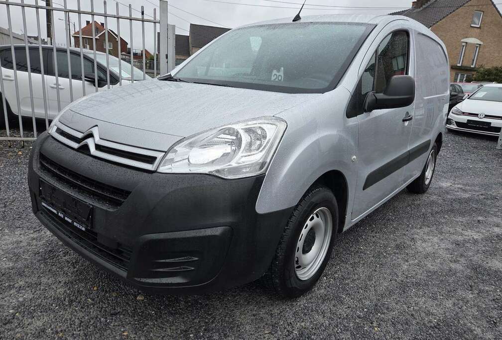 Citroen L1 1.6BHDi 100PKNAVICAMCRUISETREKCARPLAY3ZIT