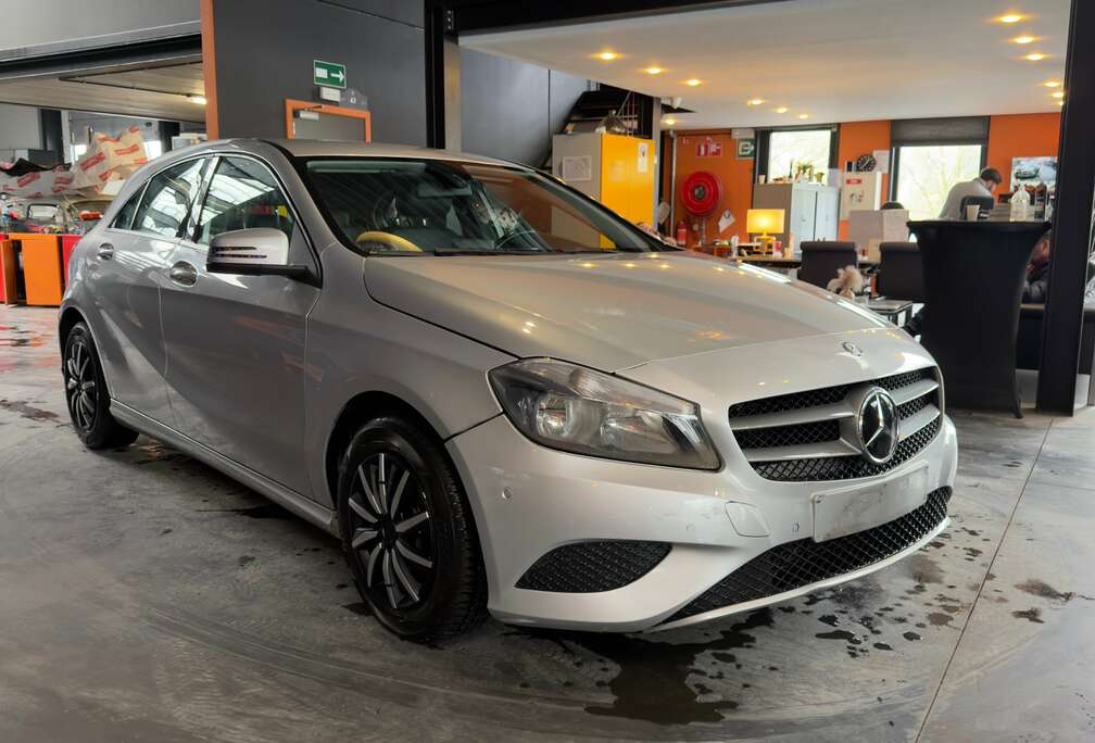 Mercedes-Benz A 180 1.6 essence /AUTOMATIQUE