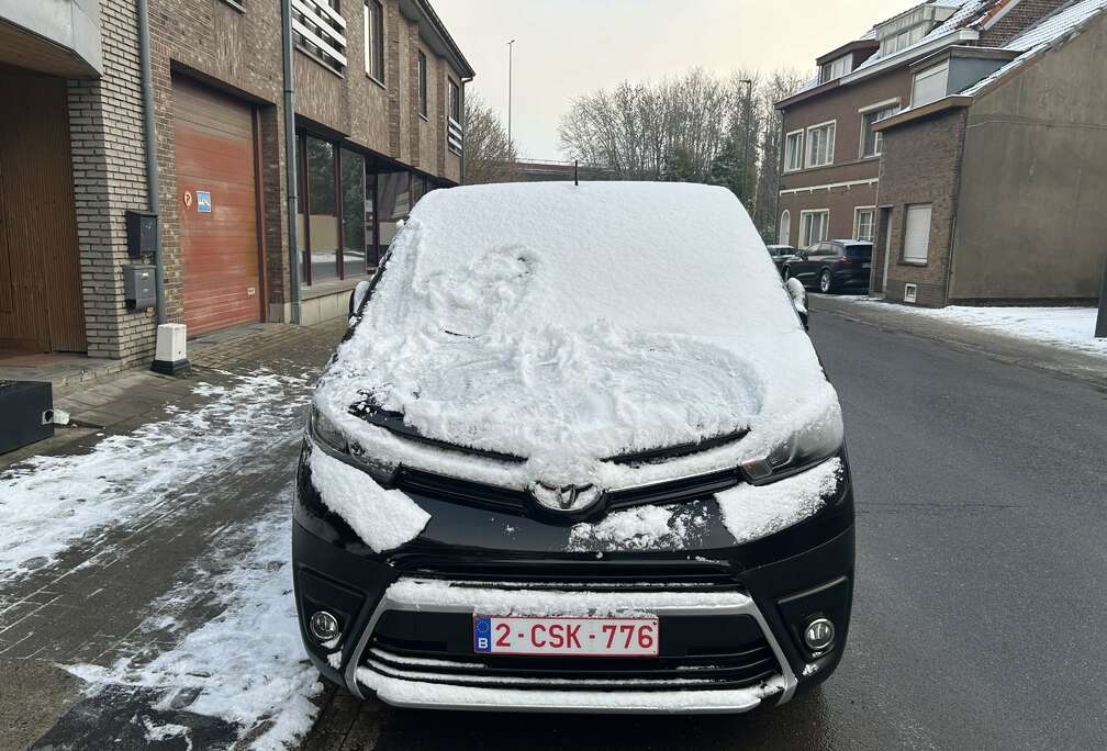 Toyota 2.0 D-4D Long Comfort (LX) S/S (EU6.3)