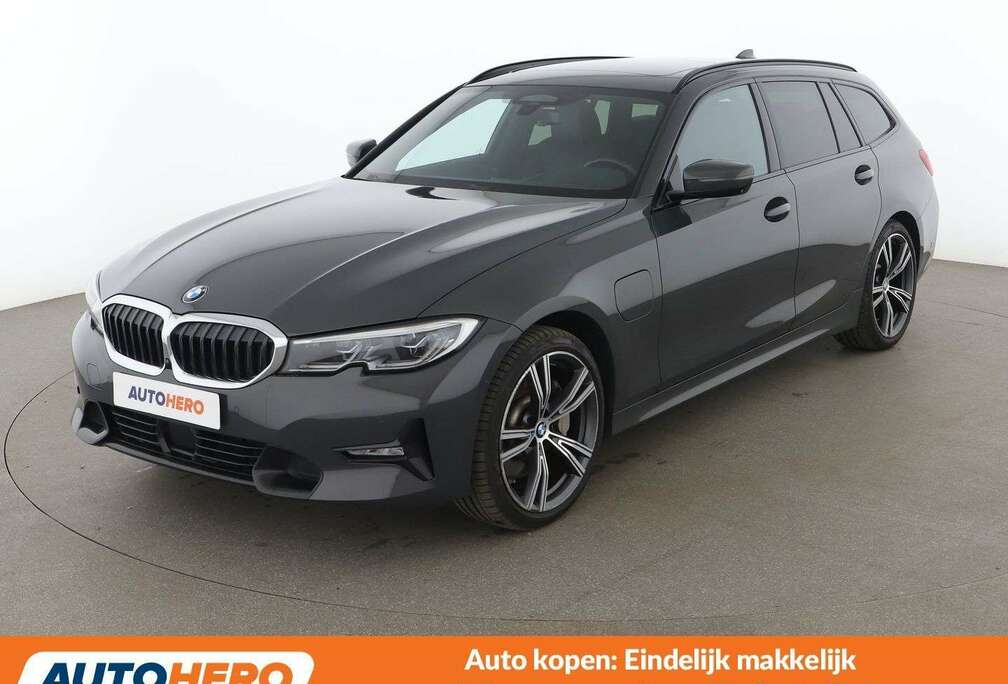 BMW 330e xDrive Sport Line