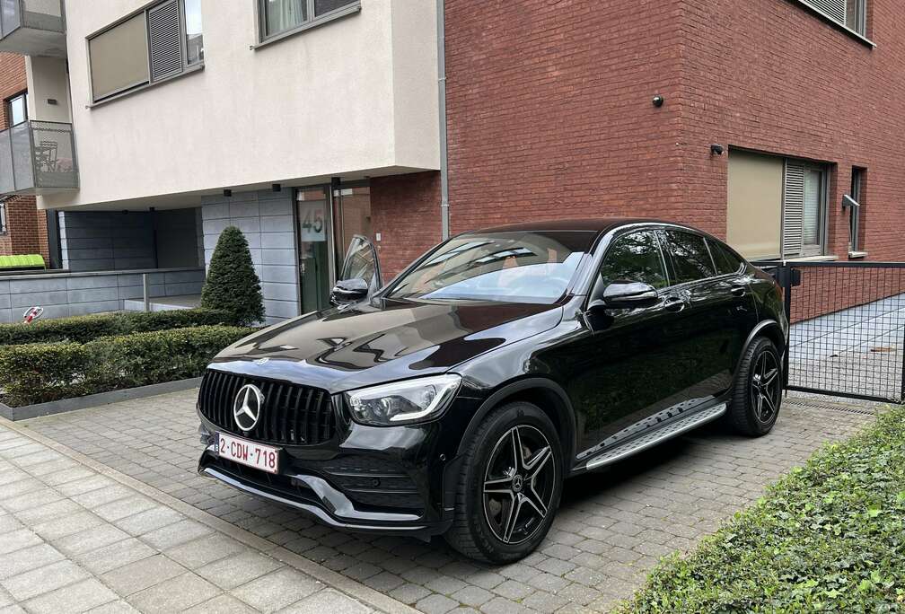 Mercedes-Benz Coupé 200 d 4 Matic Full AMG + 4 pneus d’été