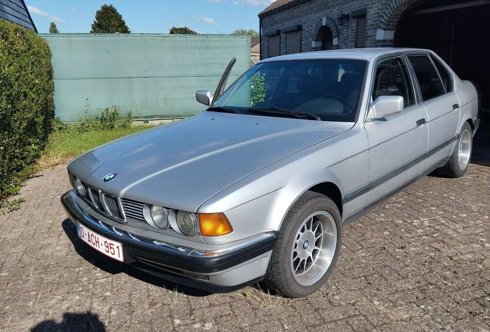 BMW 730i