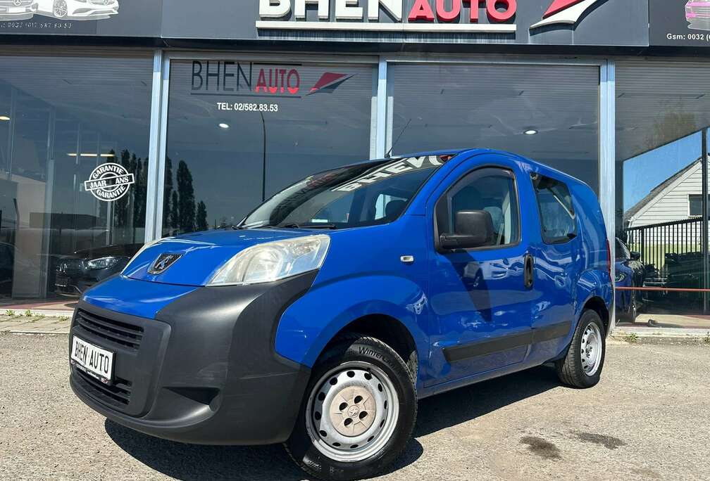 Peugeot 1.4i / RADIO / AIRCO / TRES PROPRE