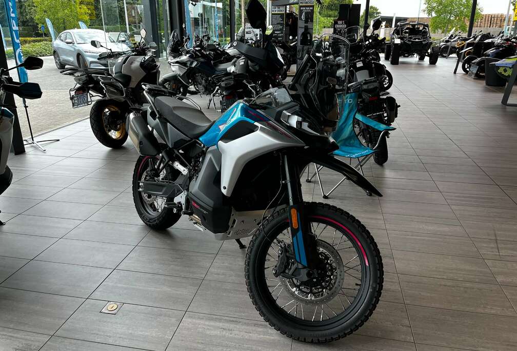 X // IN STOCK, DIRECT LEVERBAAR!