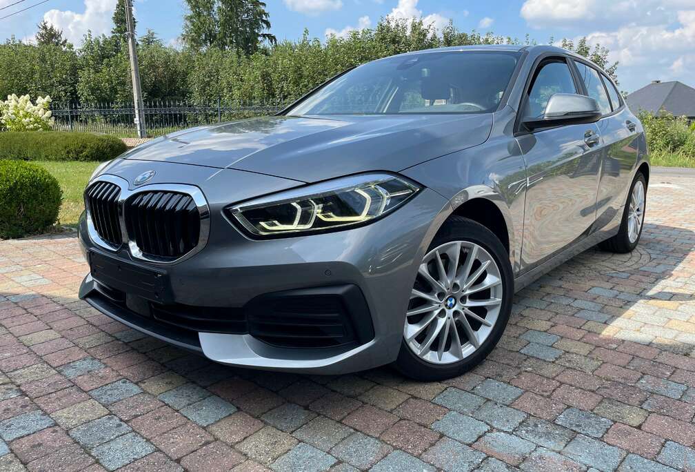 BMW 116i FULL LED* COCKPIT* GPS* CARPLAY* JA 17\