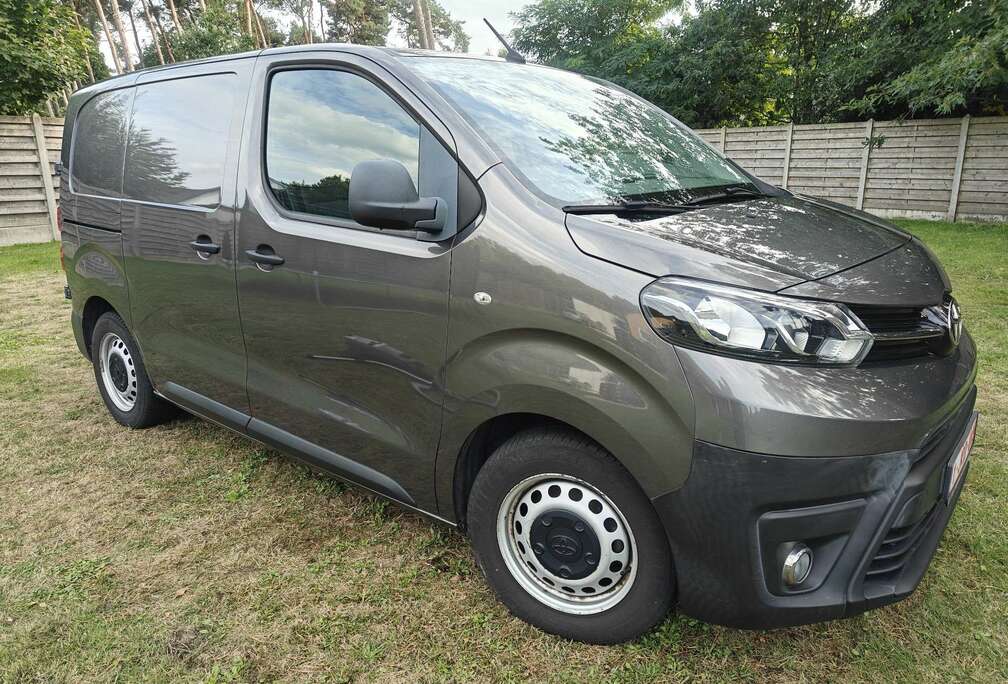 Toyota 1.6 D-4D Compact Active