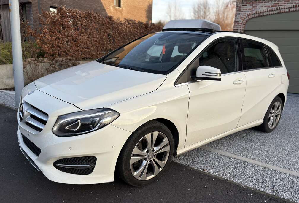 Mercedes-Benz - Automaat -Pano- 1.6 benzine - FULL OPTION (BLANC