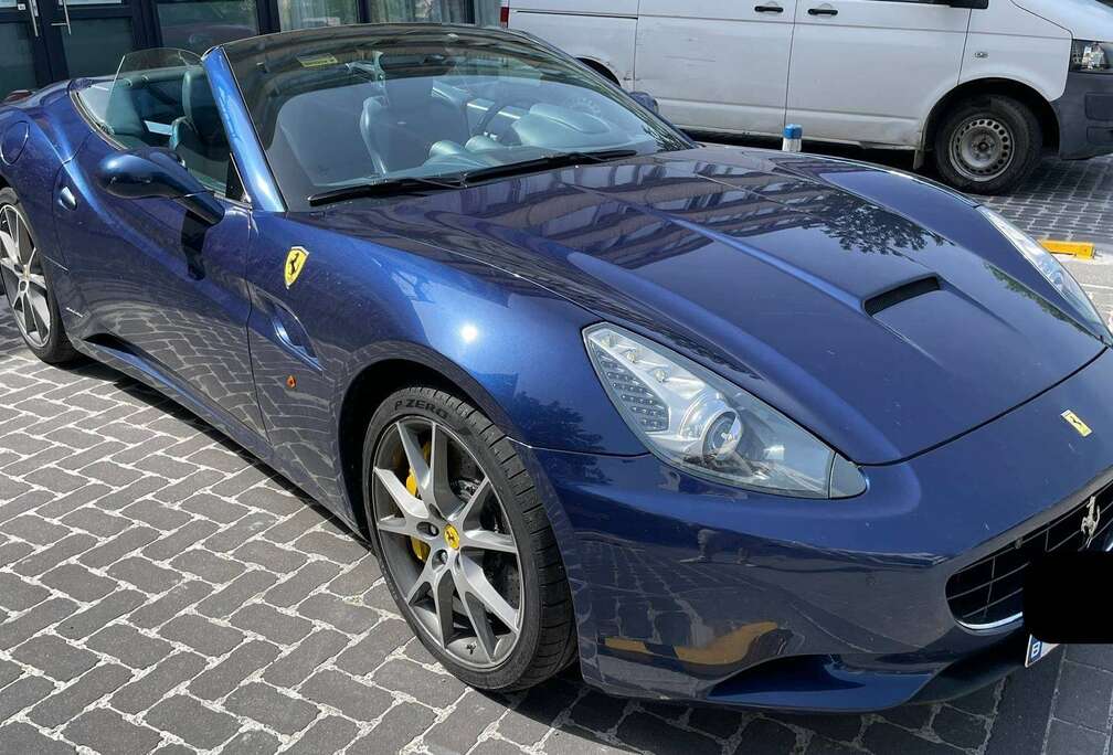 Ferrari California 4.3i V8