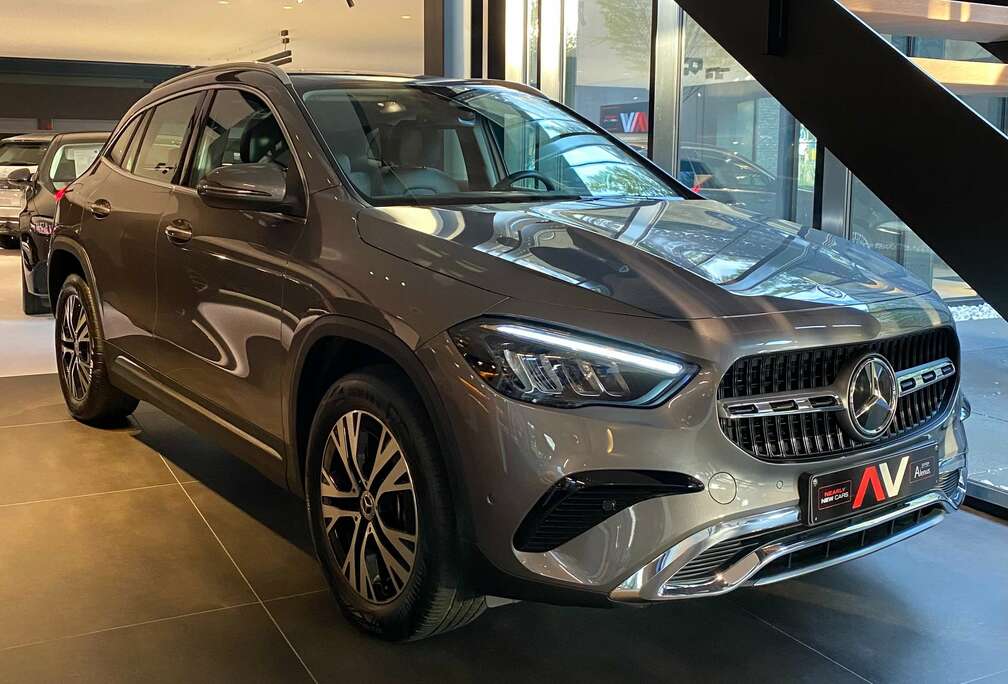 Mercedes-Benz e 8G Plug-in LUXURY Line MBUX/El.Klep/Trekh.