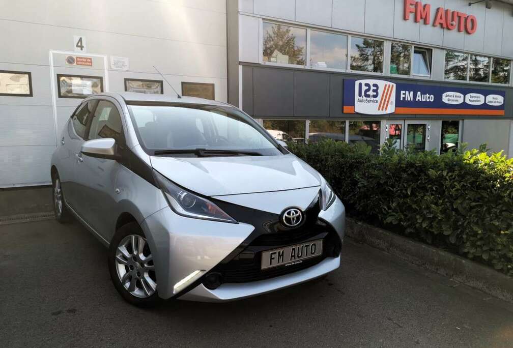 Toyota 1.0  X-PLAY