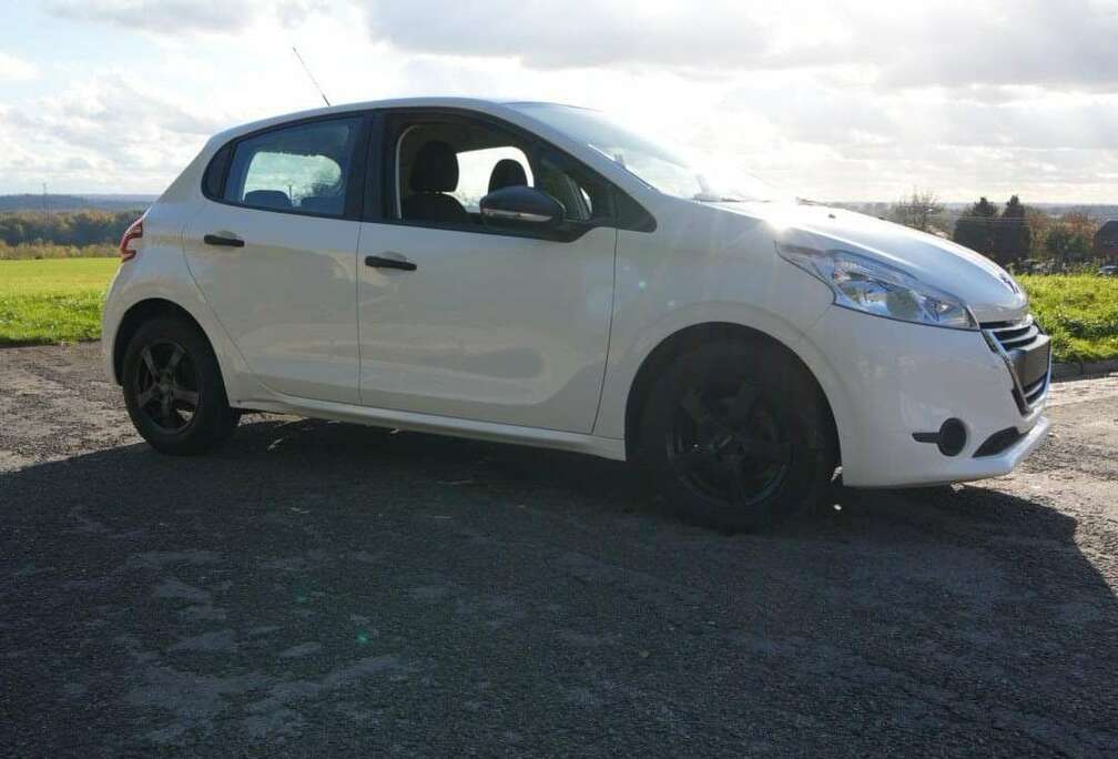 Peugeot 1.0 PureTech 68ch BVM5 Like