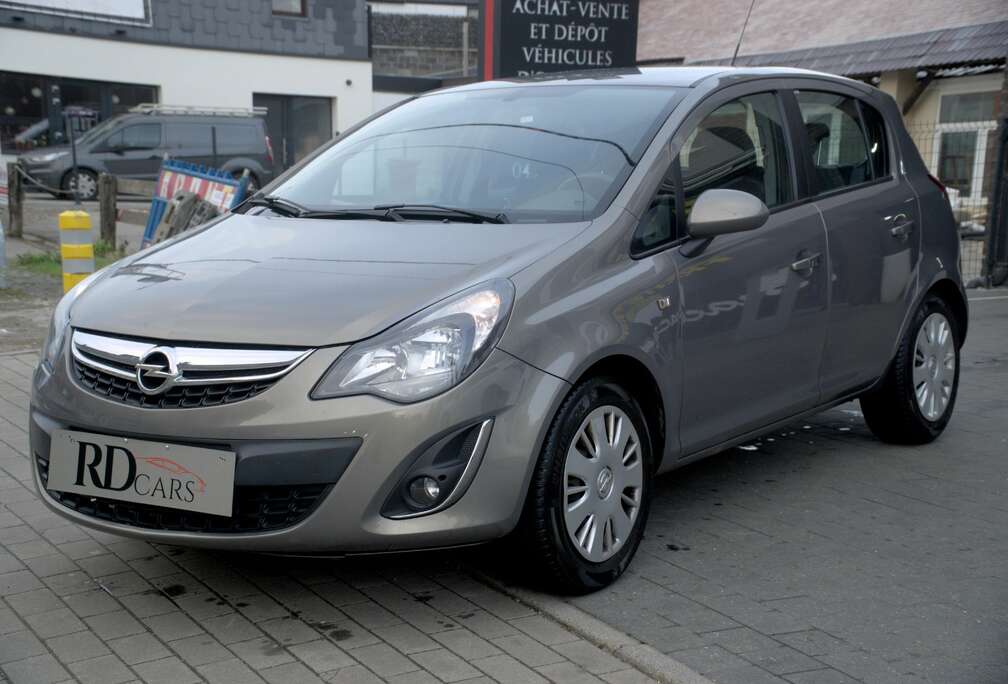 Opel Corsa 1.2i Essentia*AIRCO*COMMANDES AU VOLANT*GARA