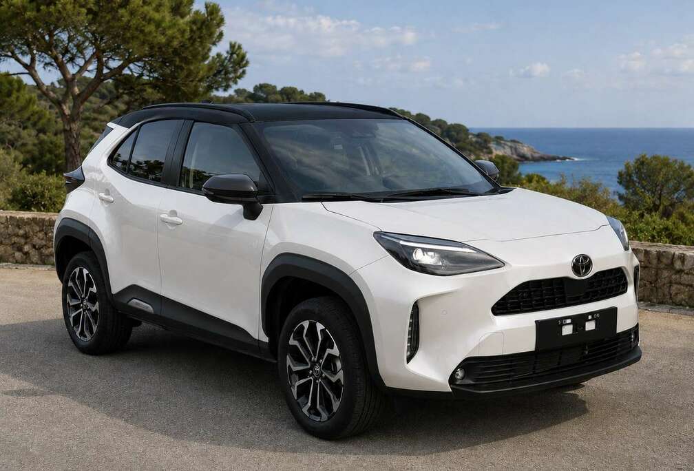 Toyota Hybrid 1.5i - Elegant Bi-Tone