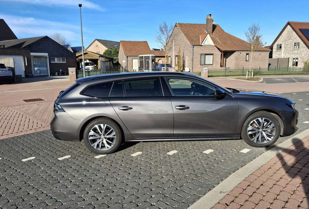 Peugeot SW BlueHDi 130 EAT8 Allure Business-Paket