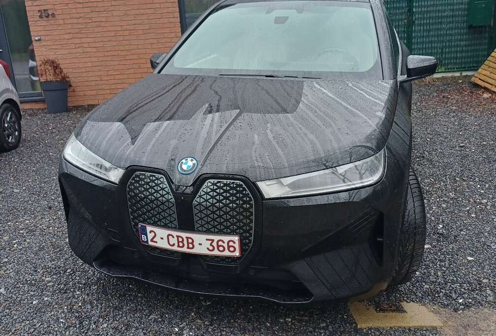 BMW iX 76.6 kWh xDrive40