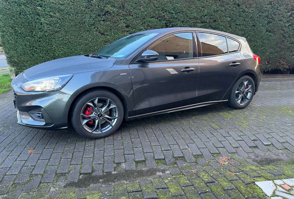 Ford Focus 1.5 EcoBoost Start-Stop-System Aut ST-LINE X