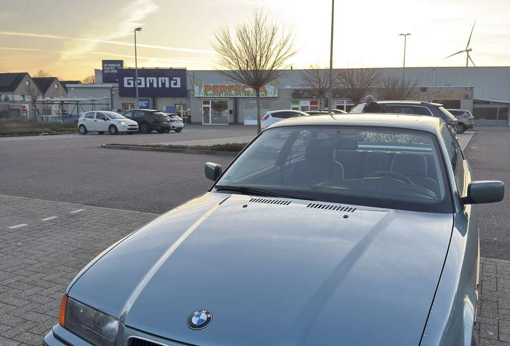 BMW 320i