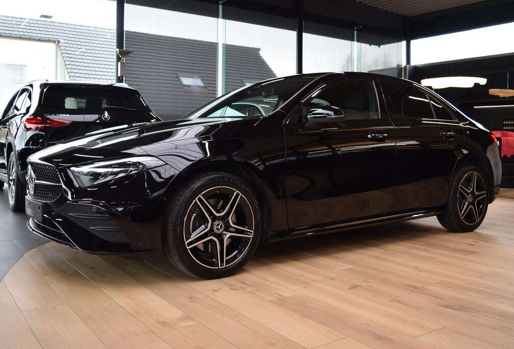 Mercedes-Benz A Sedan 250 e PHEV AMG Line (160 kW)