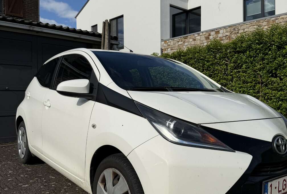 Toyota 1.0i VVT-i x