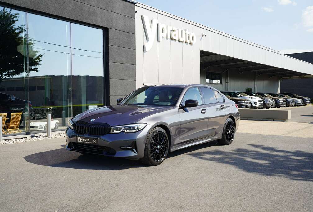 BMW 320 DA Full black Navigatie Keyless Camera Apple carplay Cruise control Privacy Digitaal Daschboard Draadloos laden