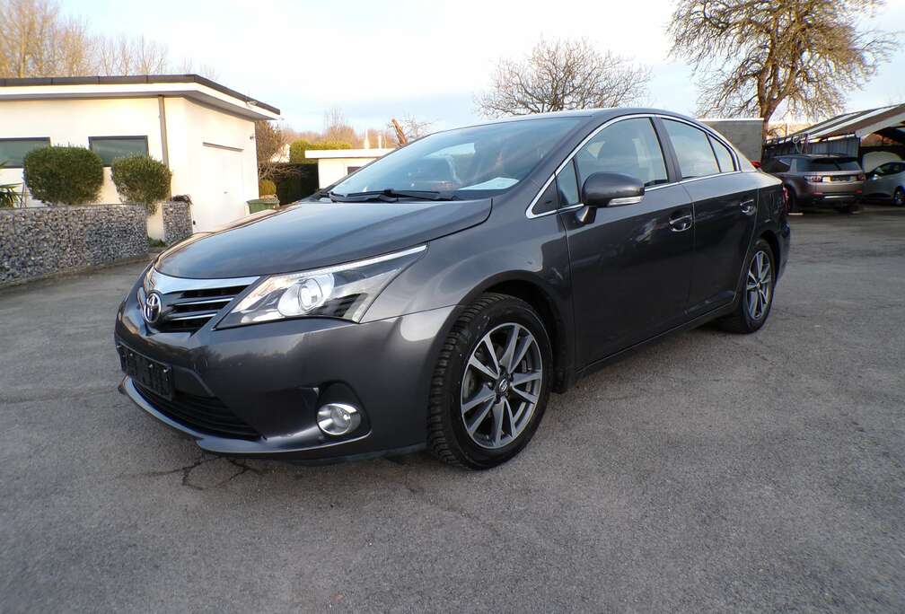 Toyota 1.6i Navi/Camera/Auto Airco/LED/Garantie/Gekeurd