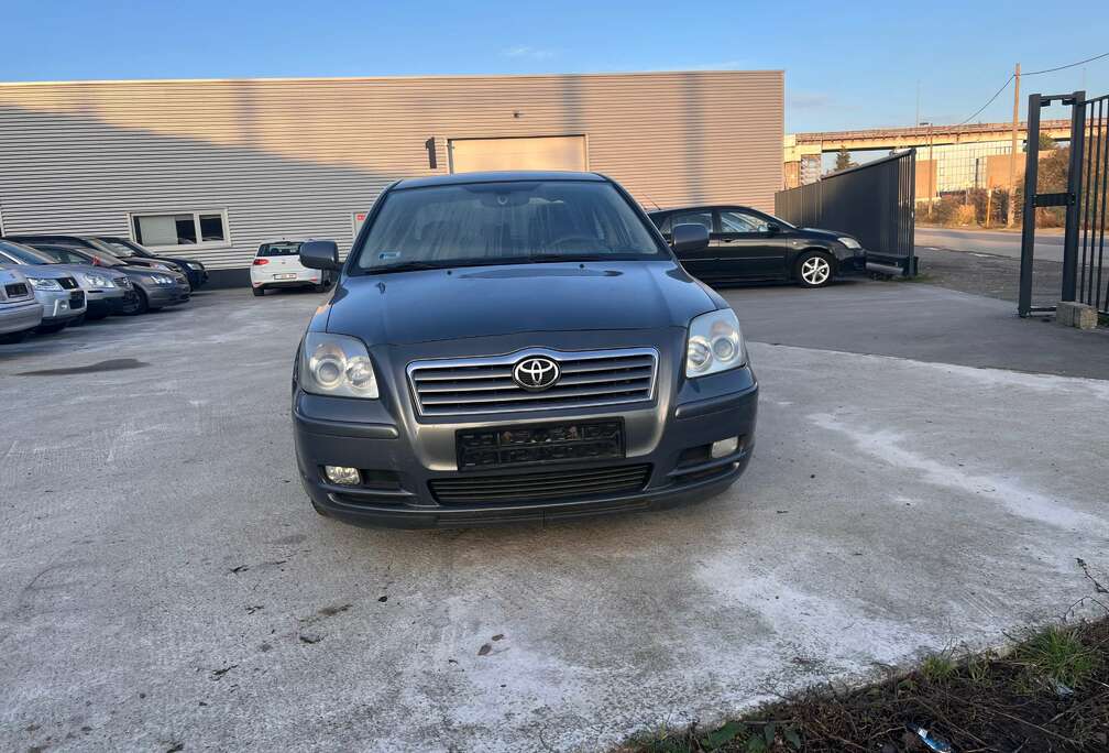 Toyota 1.8i VVT-i 16v Linea Sol